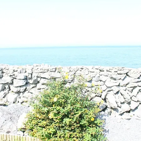 1844 Seascape Is Located On The Wild Atlantic Way Ferienhaus